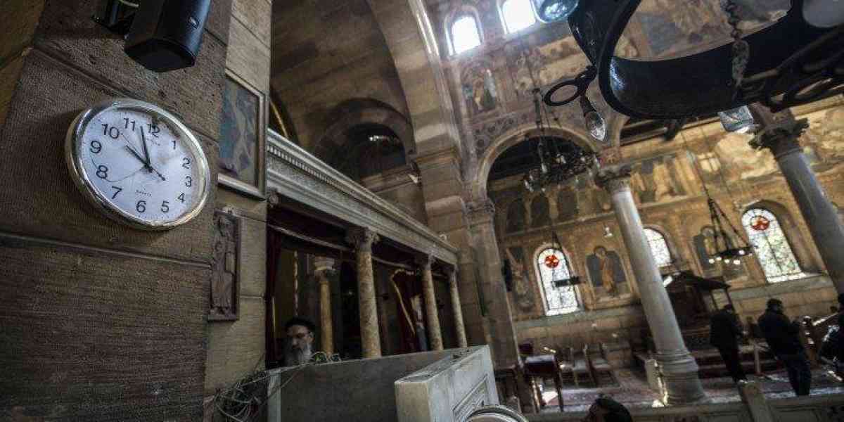 Bombe in chiesa tra i fedeli