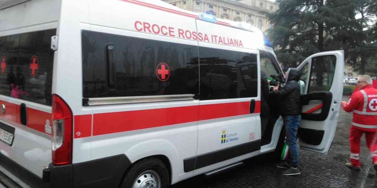 Una nuova ambulanza per la Croce Rossa
