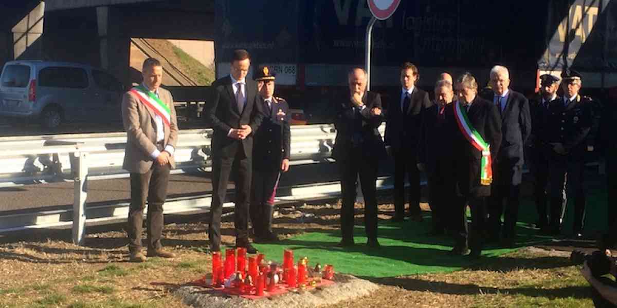 Il ricordo delle vittime del bus ungherese