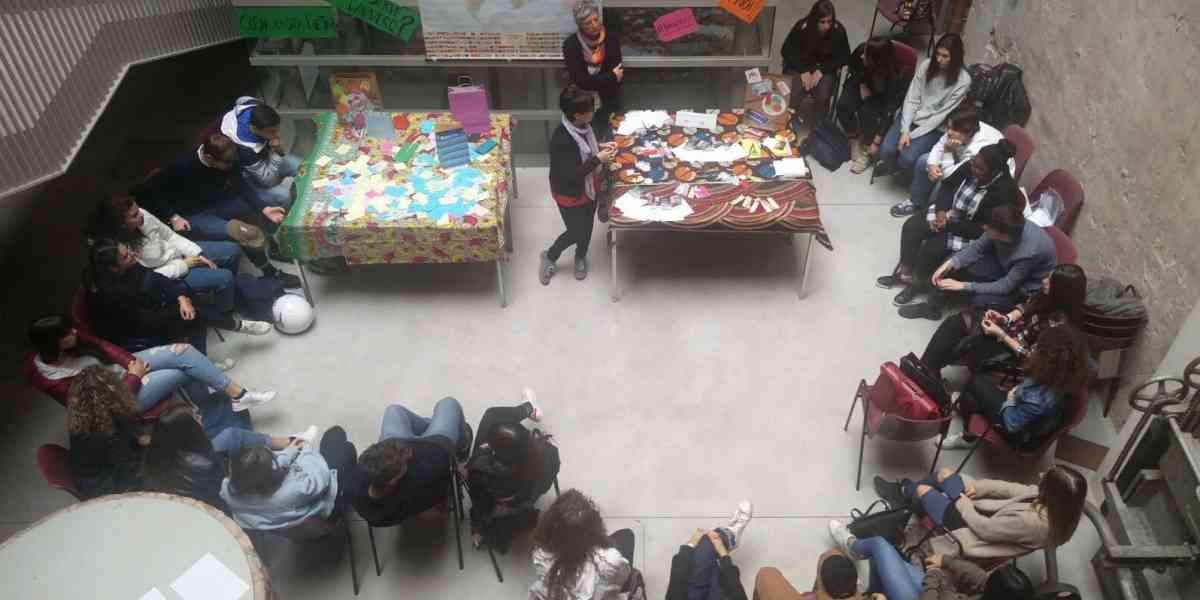 #HumanFirst, studenti alle prese con l'economia del buon vivere