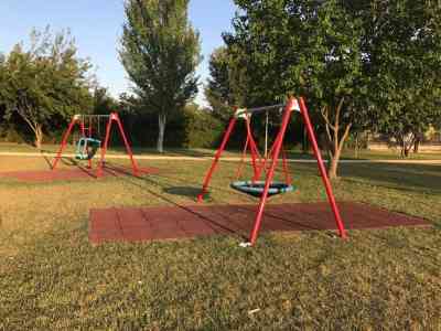 Via le barriere architettoniche e giochi per tutti