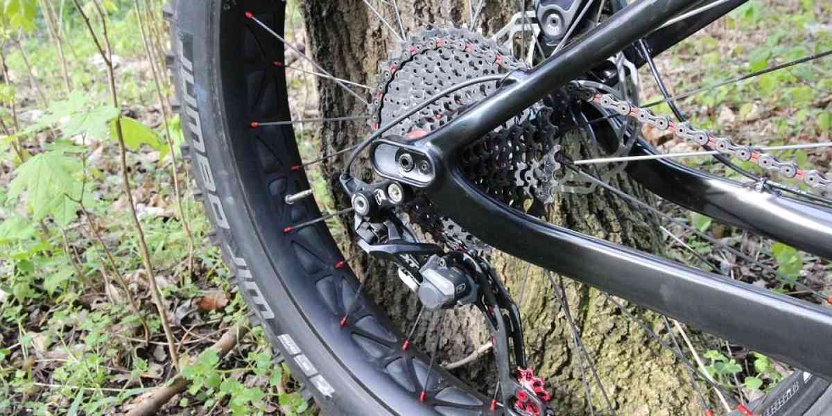 Qui s'insegna ai ragazzi ad aggiustare le bici