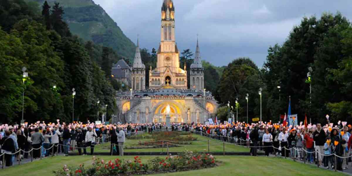 In viaggio, destinazione Lourdes