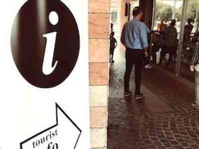 Info point dell’Amt in stazione per orientare i turisti in arrivo