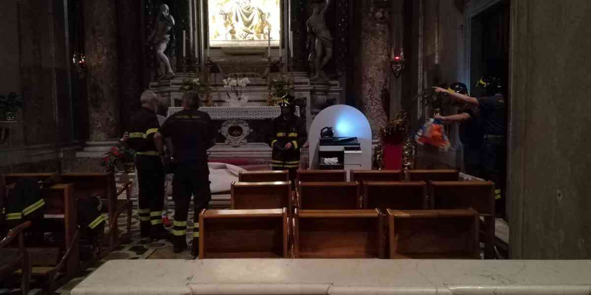 Il temporale danneggia il tetto di un locale tecnico del Duomo