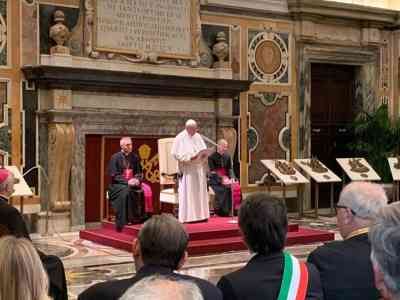 Il Papa ha benedetto la Via Crucis veronese per Gerusalemme