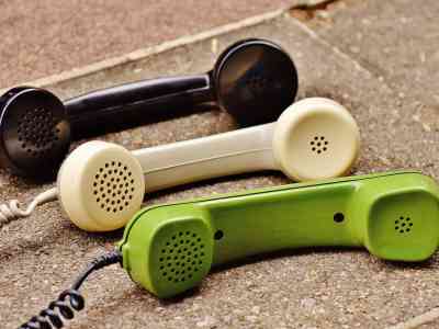 Un Telefono Amico che fa 30 per sentirsi meno soli