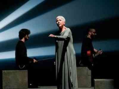 Con Ottavia Piccolo su il sipario de “L’altro teatro”