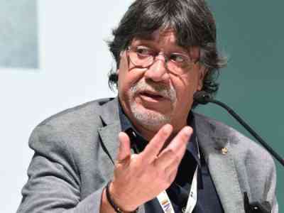 Addio Luis Sepulveda, ci ha raccontato che il Creato è uno solo