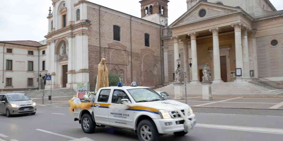 Bovolone rinnova il voto con una processione originale