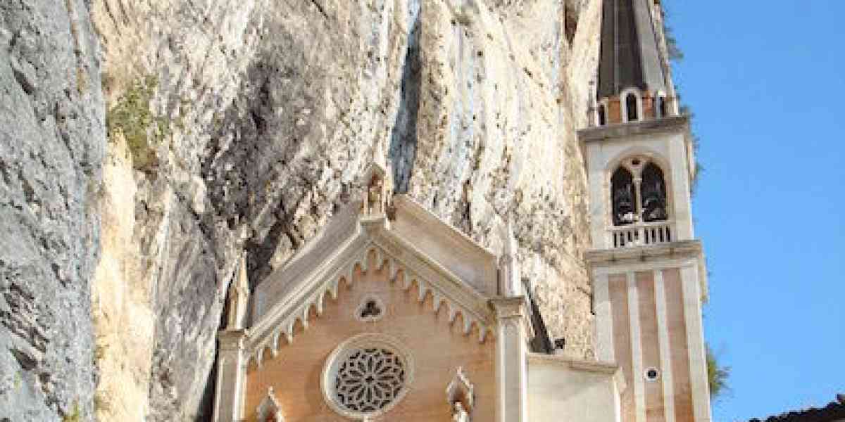 Madonna della Corona. Nuovi orari per il santuario
