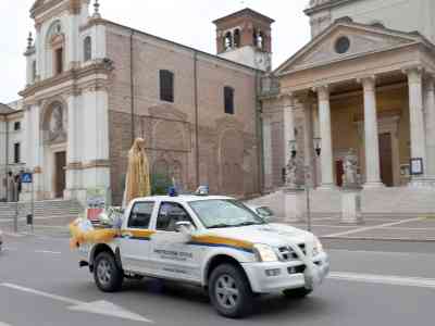 Bovolone rinnova il voto con una processione originale