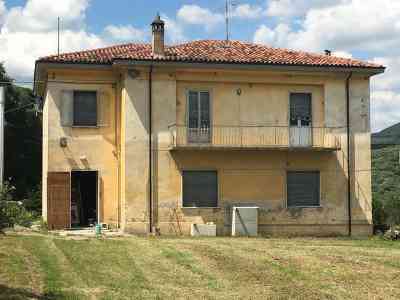 Novaglie. La vecchia canonica diventerà luogo di accoglienza