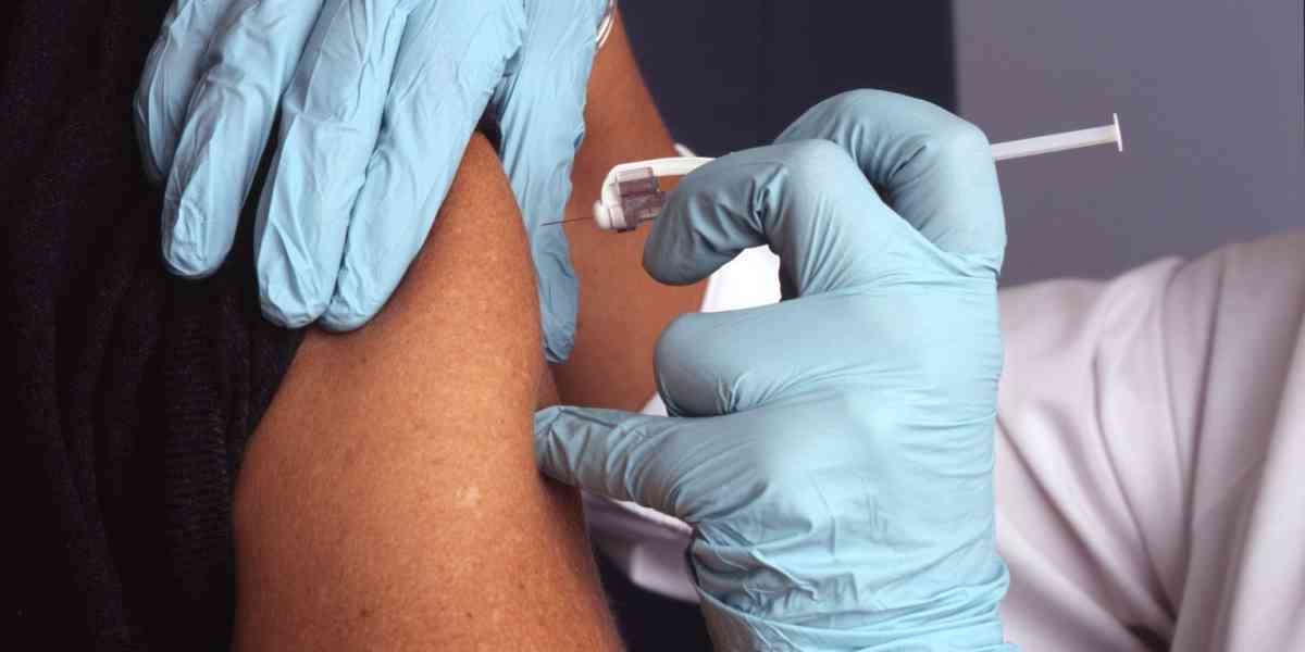 È corsa al vaccino per proteggersi  dall’influenza