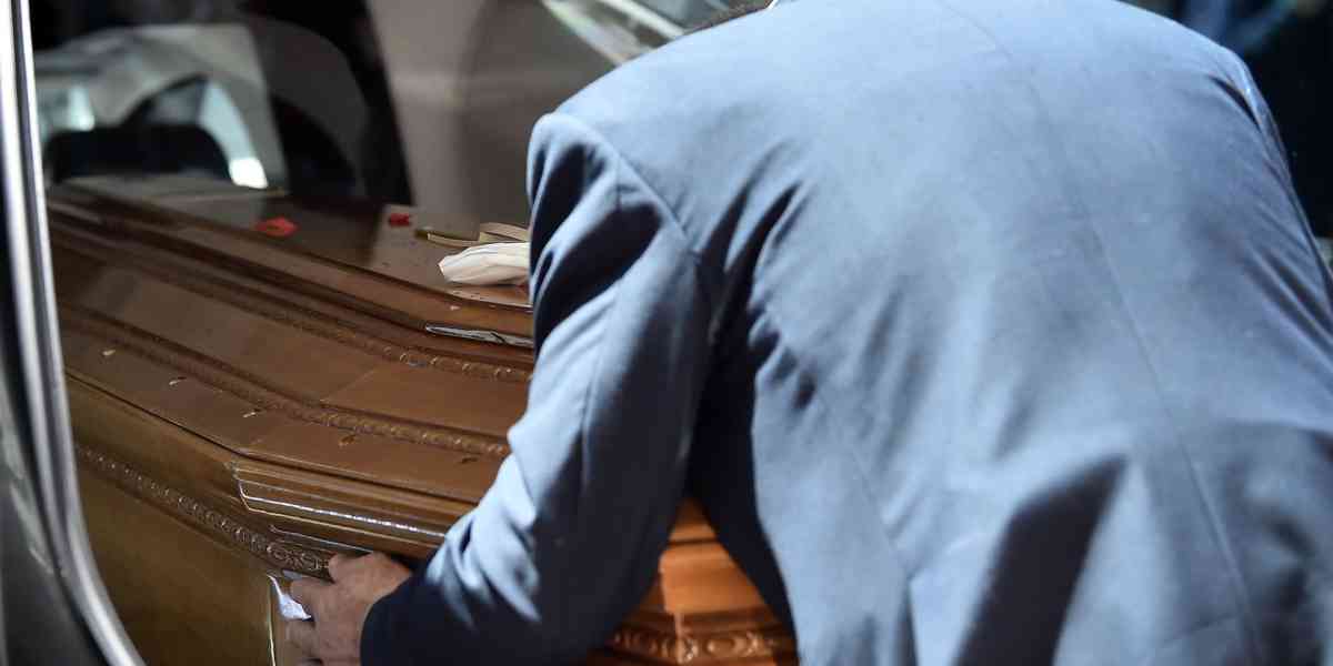 Più difficile l’ultimo saluto: i funerali al tempo del Covid
