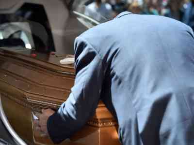 Più difficile l’ultimo saluto: i funerali al tempo del Covid