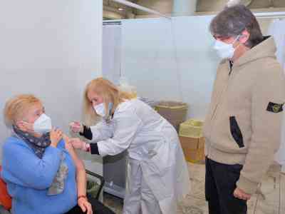 Parte dagli ottantenni la campagna vaccinale anti-Covid