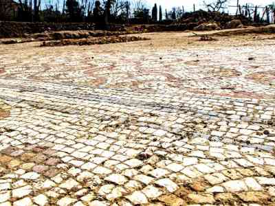 Negrar. Mosaici in mezzo ai vigneti