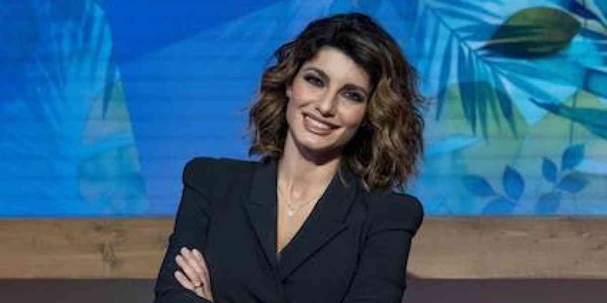 Leggerezza e desiderio di evasione con il bel sorriso di Samanta Togni