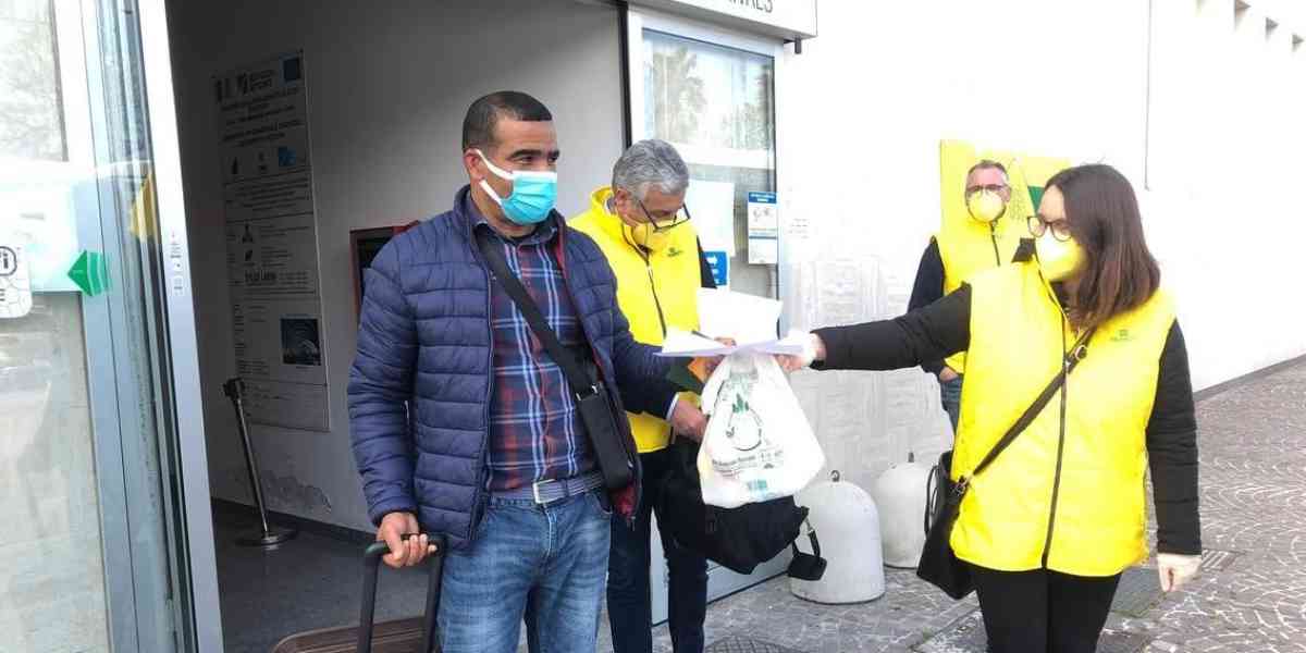 Prorogati gli stranieri “stagionali”: un esercito di migliaia di braccia