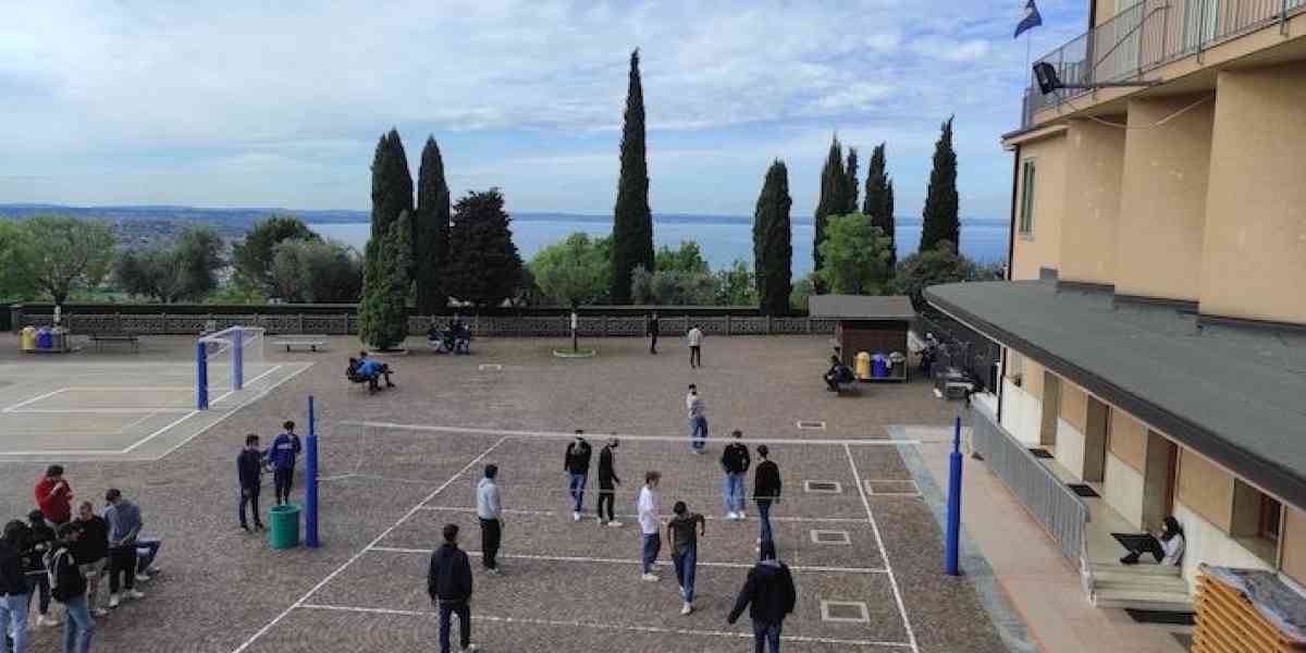 Bardolino. Istituto Tusini, dai salesiani passaggio di testimone ai laici