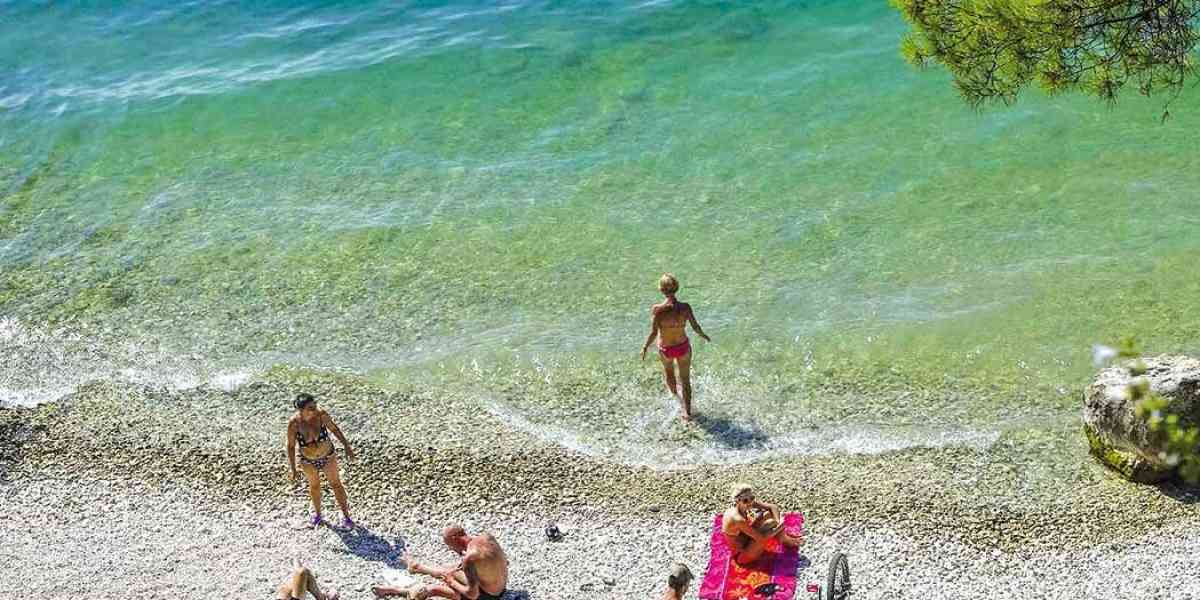 Bardolino. Acque del lago da Bandiera blu su tutta la sponda