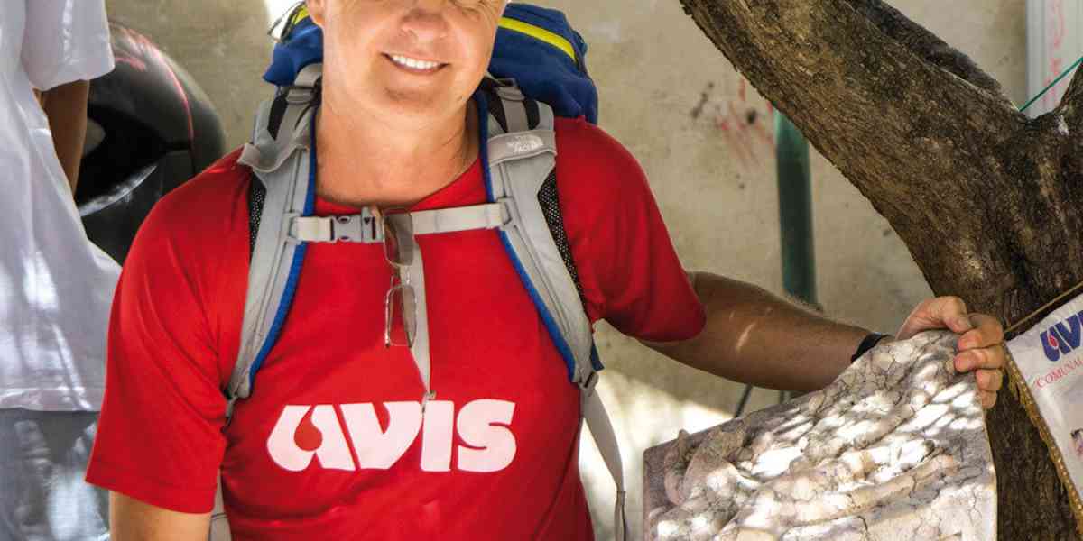 Lazise. A piedi da Trieste ad Aosta per dare una mano all’Avis