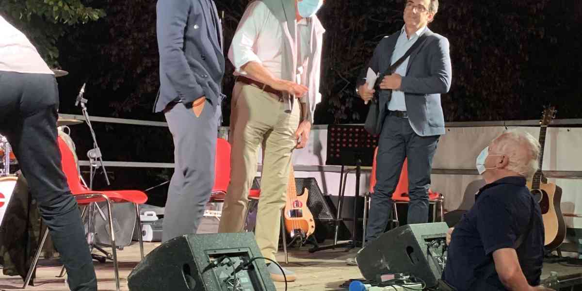«Entro due anni tutti i non vaccinati saranno contagiati dal Covid»