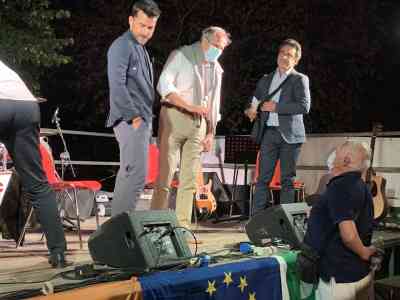 «Entro due anni tutti i non vaccinati saranno contagiati dal Covid»