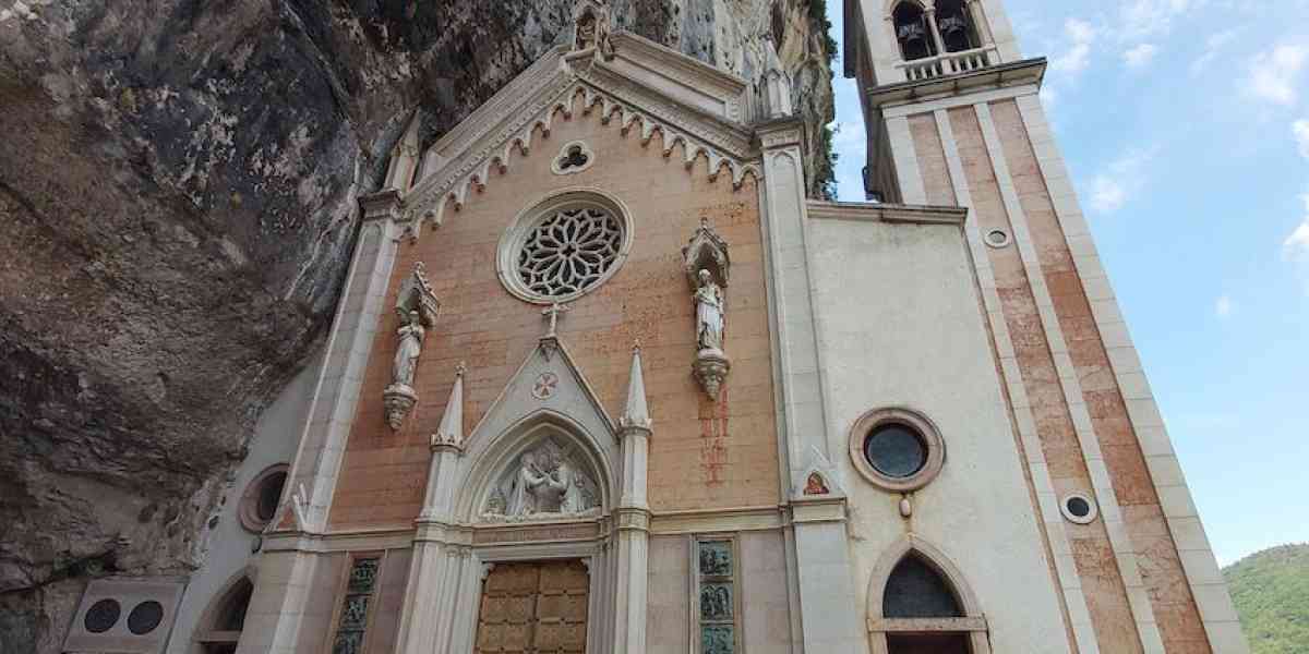 Il Rosario dalla Madonna della Corona su Tv2000