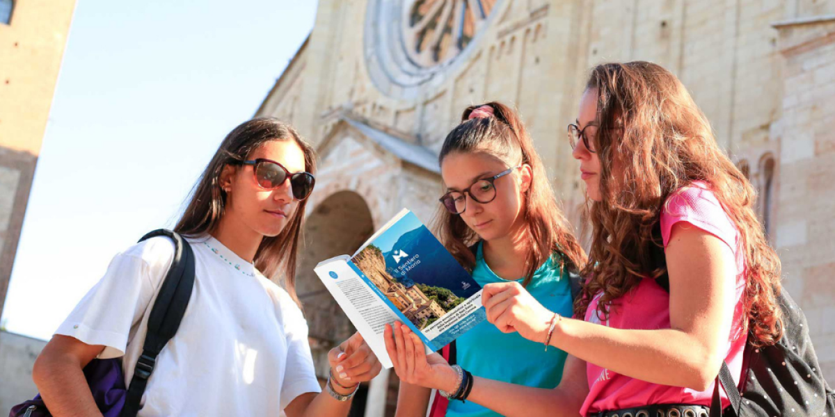 Il Sentiero di Maria porta i pellegrini fino al santuario di Madonna della Corona