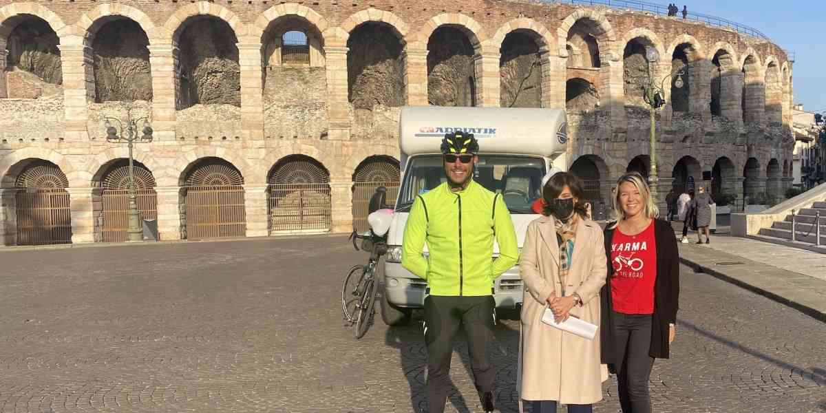 Il Giro d'Italia di Luca, su due ruote e con una gamba sola