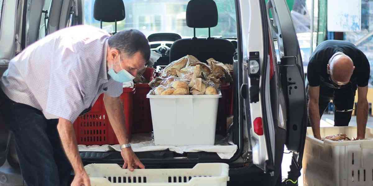 Buttare nella solidarietà il di più che non usiamo