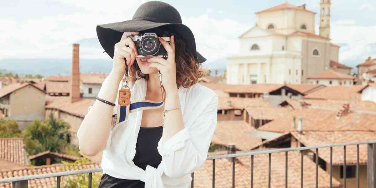 Le regole per fotografare e filmare altri: quando è possibile, quando si viola la privacy