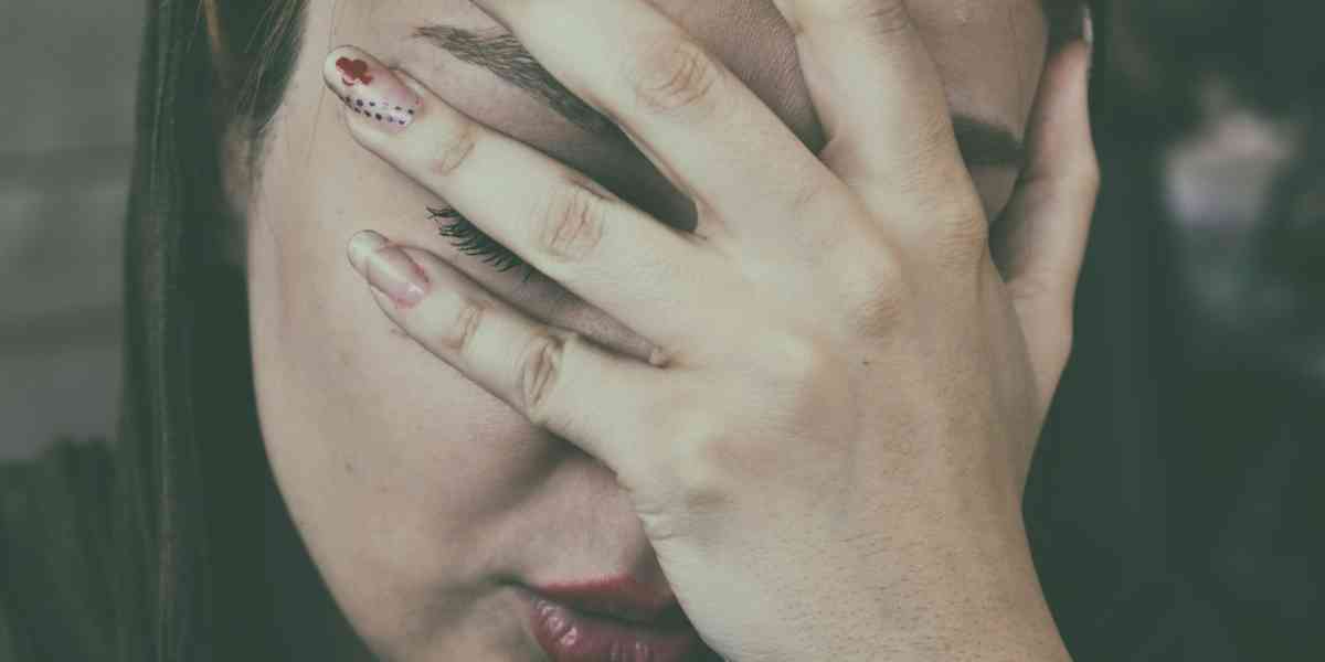 Emicrania: una patologia femminile e plurale