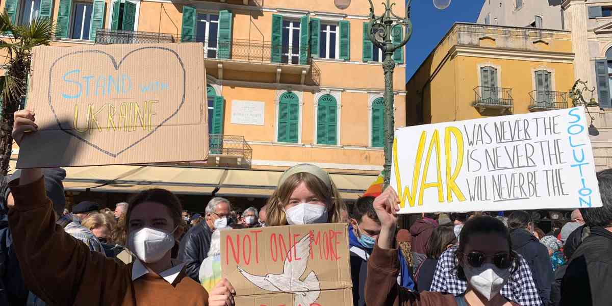 Verona invoca la pace in Ucraina