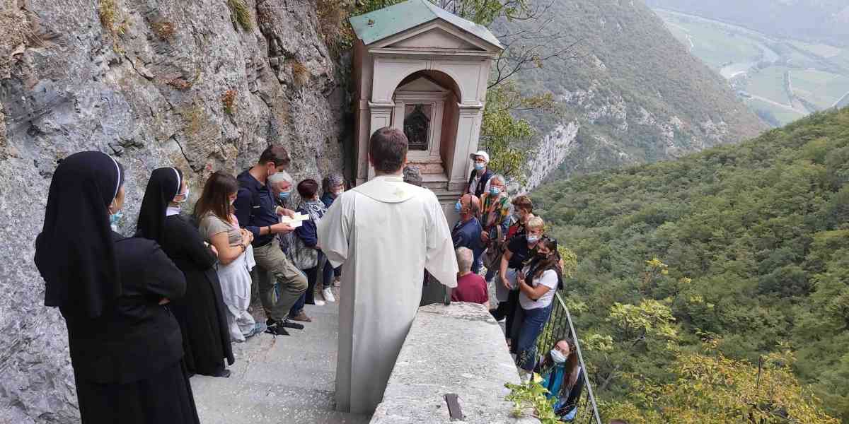 La mia corona. Avete foto, cartoline e ricordi?