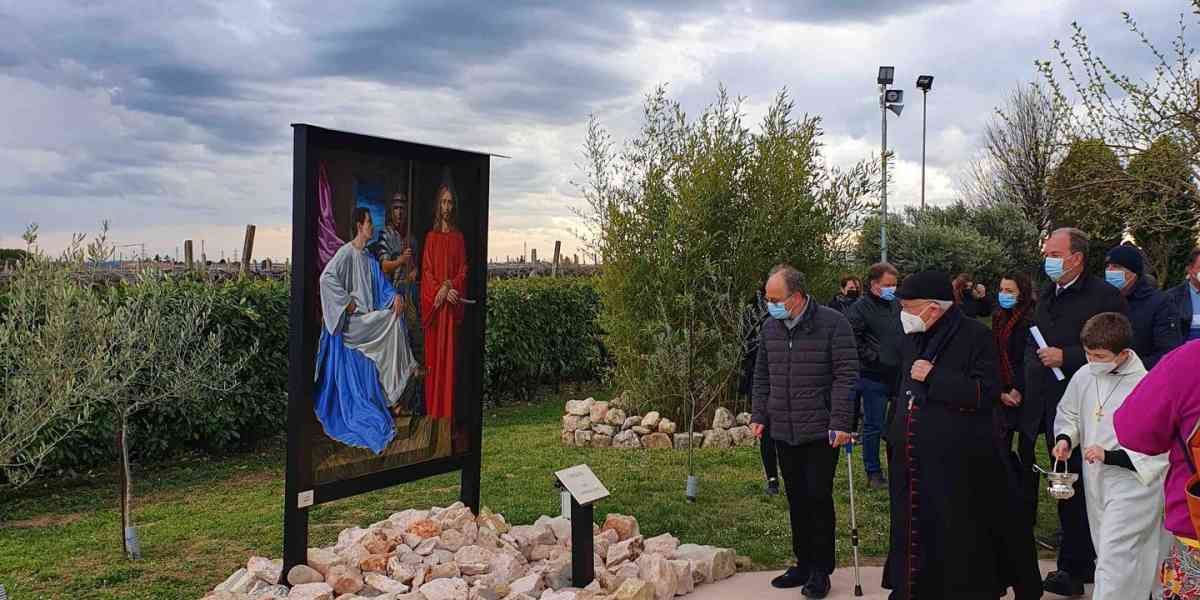 Inaugurata la Via Crucis nel parco retrostante la chiesa