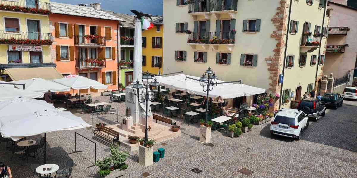 Festa a Velo per i cento anni del monumento ai Caduti