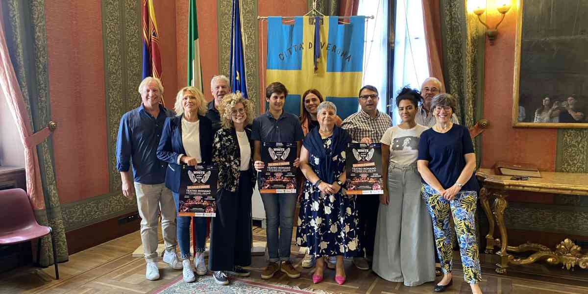 La White Project Band al Teatro Romano per solidarietà