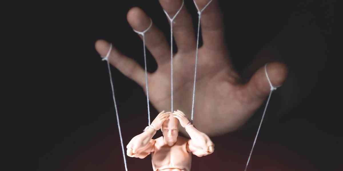 Così si deve combattere il mondo dell’occultismo