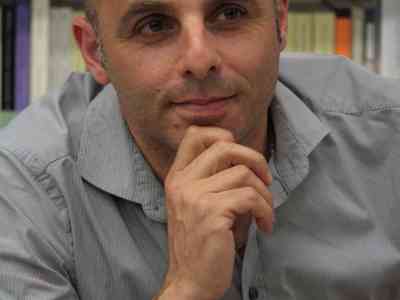 Educare al tempo del web: incontro-spettacolo col poliziotto-scrittore Domenico Geracitano