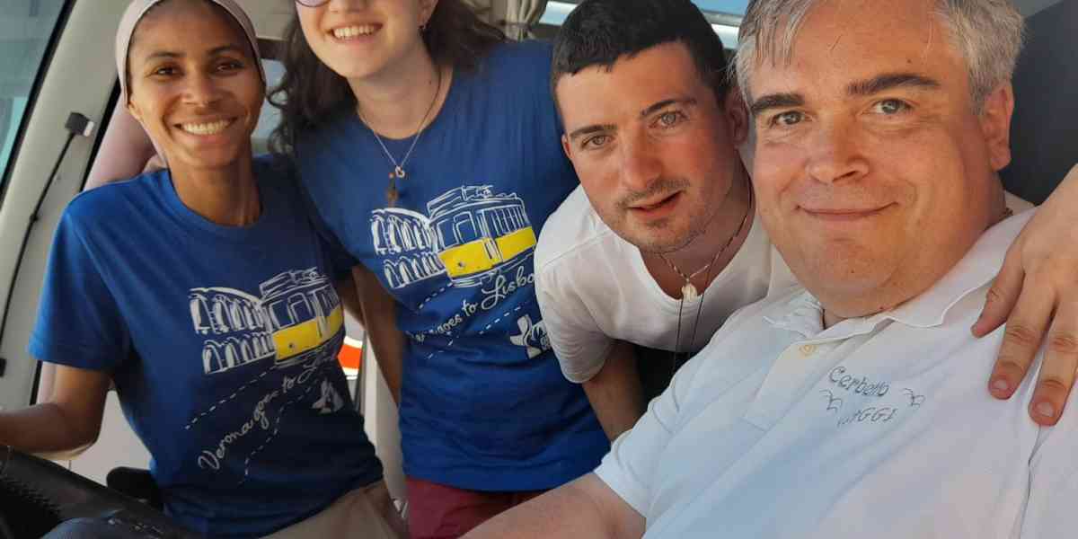 Mons. Cristiano Falchetto: un prete al volante alla Gmg di Lisbona