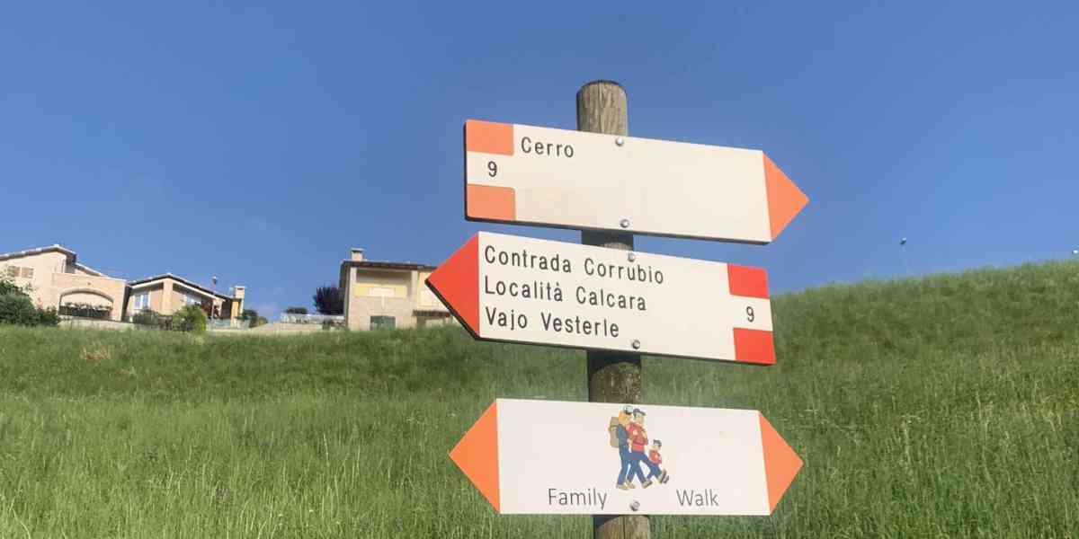 Attorno a Cerro grotte e sorgenti nel fresco dei boschi