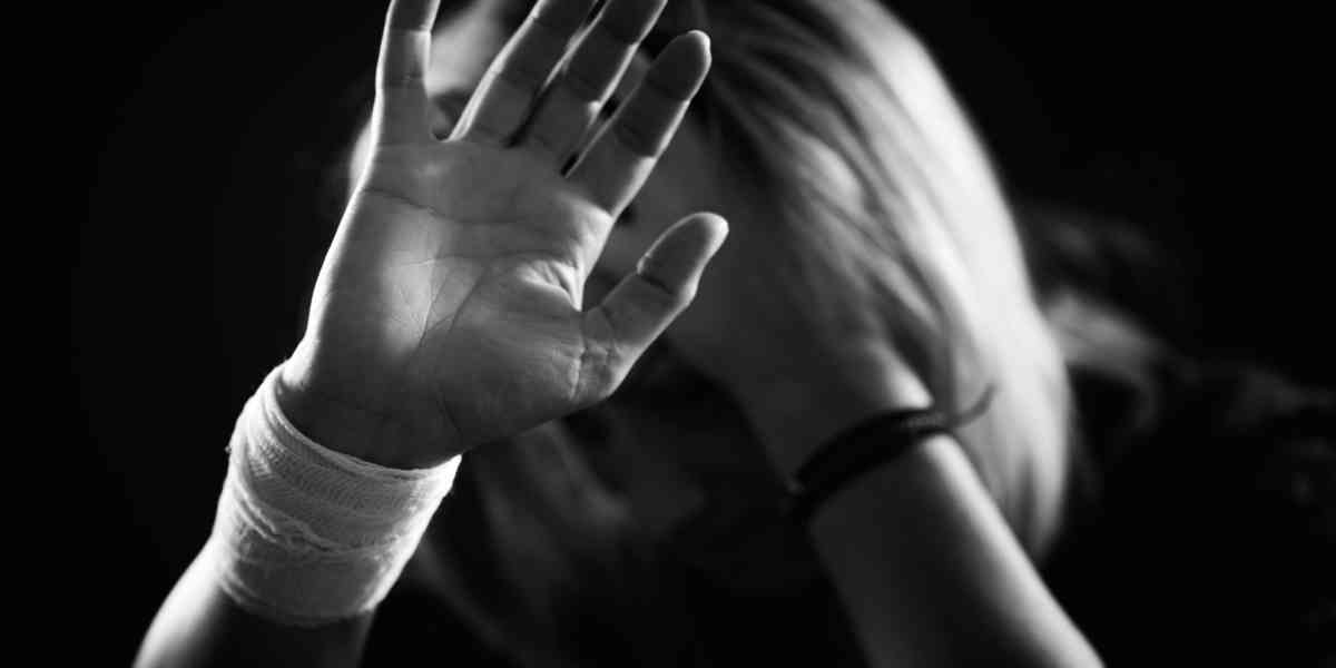 Chiamare un centro anti-violenza (prima che sia troppo tardi...)