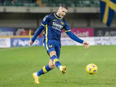 Henry croce e delizia per l'Hellas: vince l'Inter 2-1