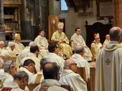 Un Vescovo commosso  chiede: pregate per me. La più bella lettera pastorale