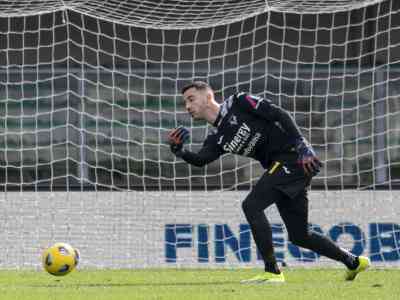 Verona pasticcione, la Lazio ne approfitta: 1-0