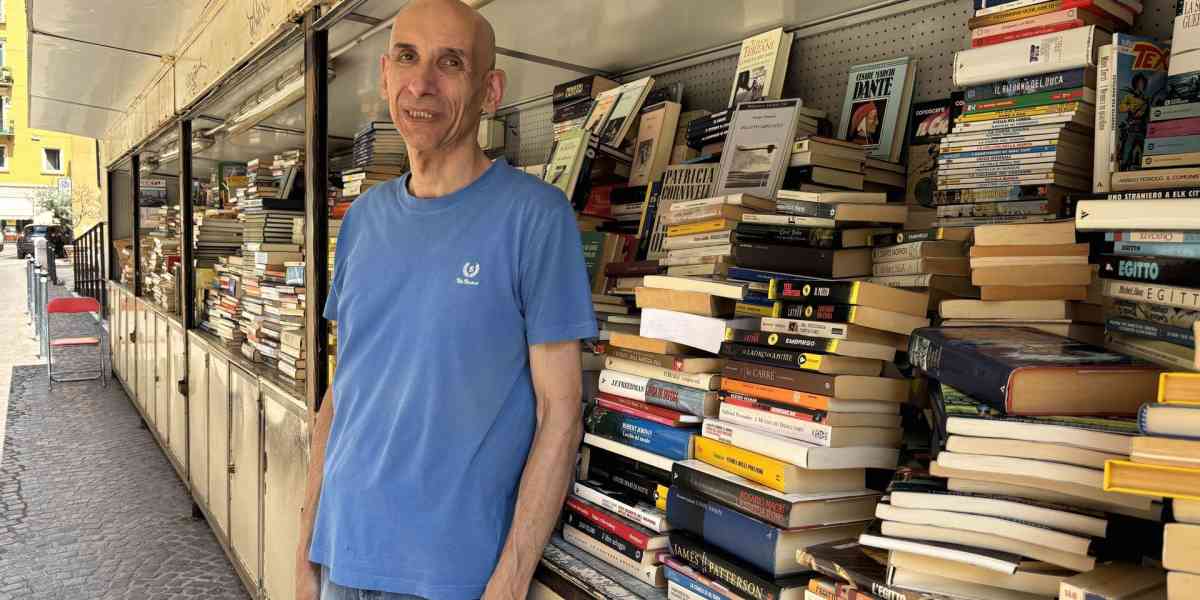 La bancarella di libri che dal 1947 resiste nel cuore della città