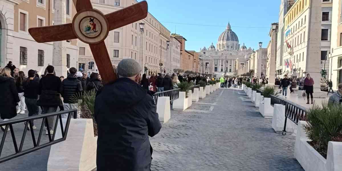 Mille veronesi in pellegrinaggio per attraversare la Porta